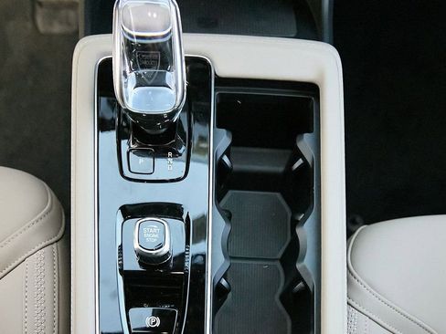 New 2026 Volvo XC90 T8 Plus w/ Protection Package Premier image 16