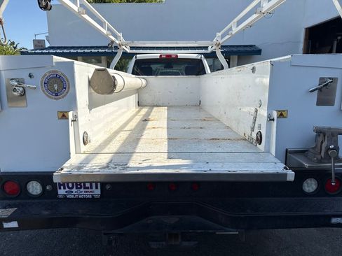 Used 2018 RAM 5500 Tradesman w/ Power & Remote Entry Group image 23