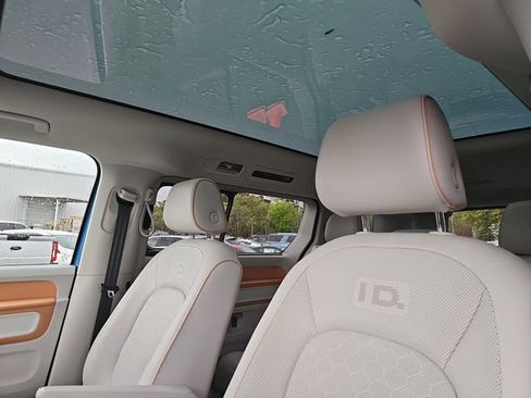 Used 2025 Volkswagen ID. Buzz 1st Edition image 16