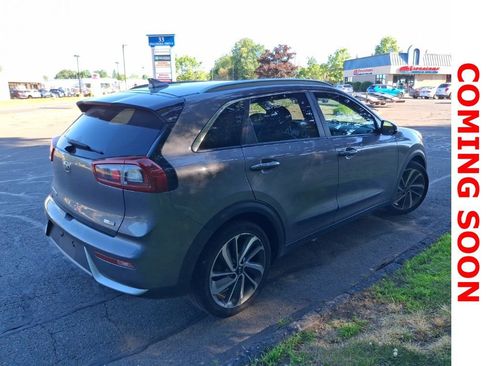 Used 2018 Kia Niro Touring FWD image 5