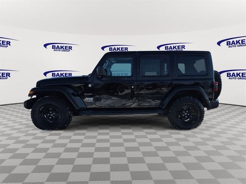Used 2019 Jeep Wrangler Unlimited Sahara w/ Uconnect 4C Nav & Sound Group image 8