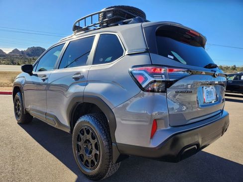 Used 2025 Subaru Forester Premium w/ Convenience Package #2 image 6