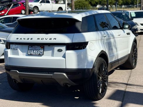 Used 2018 Land Rover Range Rover Evoque SE AWD/4WD image 8