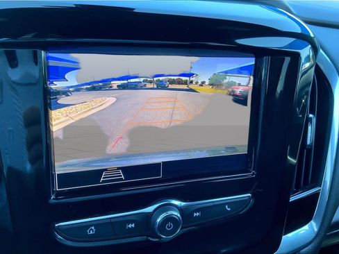 Used 2023 Chevrolet Traverse LT FWD image 27