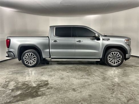 Used 2025 GMC Sierra 1500 Denali Ultimate image 9