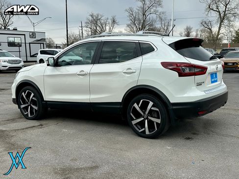 Used 2022 Nissan Rogue Sport SL AWD/4WD image 5