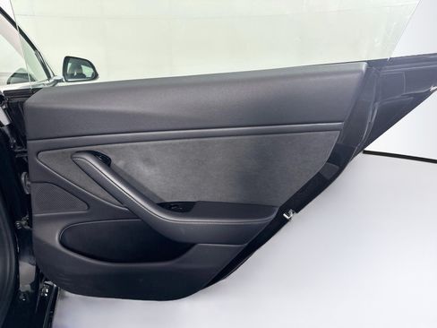 Used 2018 Tesla Model 3 Mid Range RWD image 28
