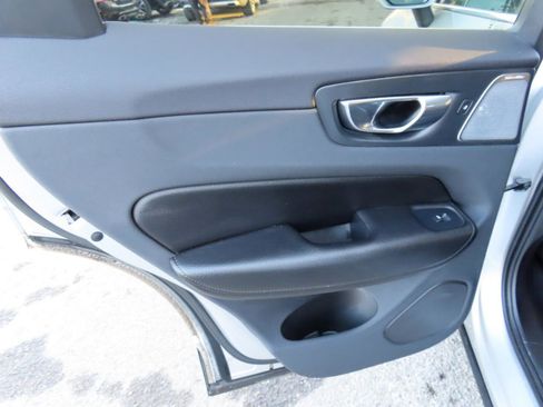 Used 2018 Volvo XC60 T6 Inscription w/ Convenience Package AWD/4WD image 11