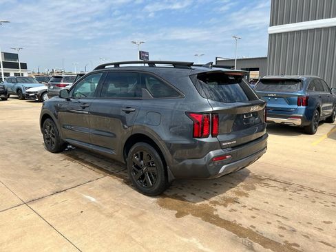 Used 2023 Kia Sorento S w/ Panoramic Sunroof Package AWD/4WD image 2