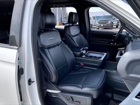 Used 2025 Ford Expedition Max Platinum w/ Stealth Performance Package AWD/4WD image 9