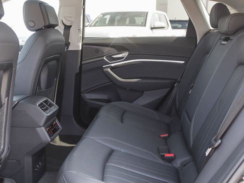 Used 2022 Audi e-tron Premium image 19