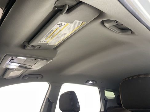 Used 2020 GMC Terrain SLE w/ Driver Convenience Package FWD image 18