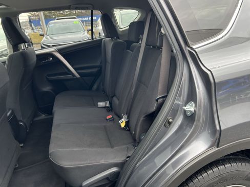 Used 2017 Toyota RAV4 XLE w/ Carpet Mat Package image 23