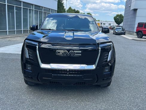 Used 2025 GMC Sierra EV Denali AWD/4WD image 9