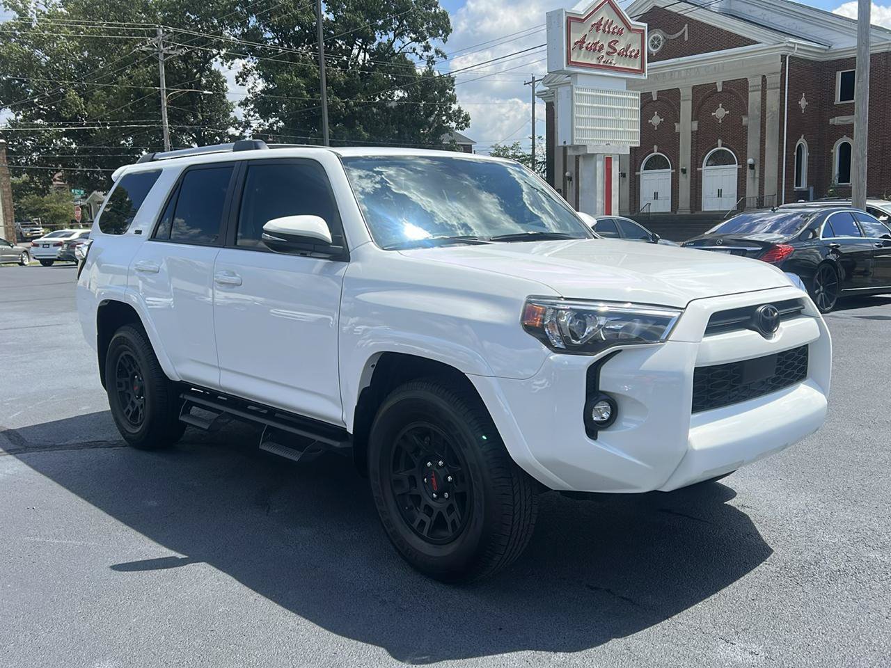 Used 2024 Toyota 4Runner SR5 Premium w/ Moonroof Package AWD/4WD image 3