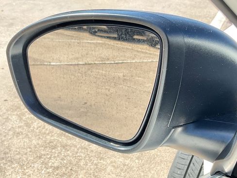 Used 2025 Nissan Altima 2.5 SV image 11