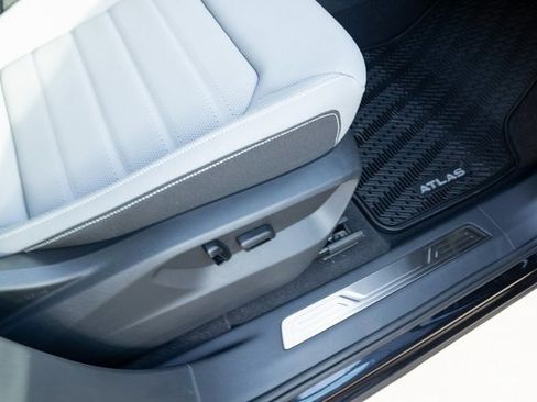 New 2026 Volkswagen Atlas Cross Sport SEL R-Line image 45