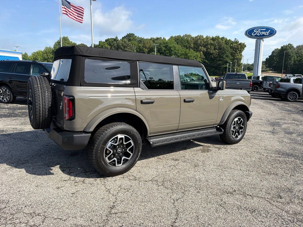 New 2026 Ford Bronco Outer Banks AWD/4WD image 3
