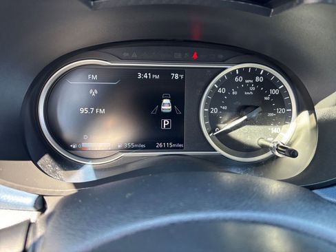 Used 2025 Nissan Versa SV w/ Trunk Package FWD image 38