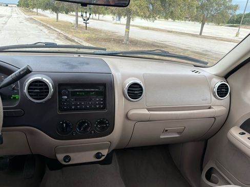 Used 2003 Ford Expedition XLT RWD image 49
