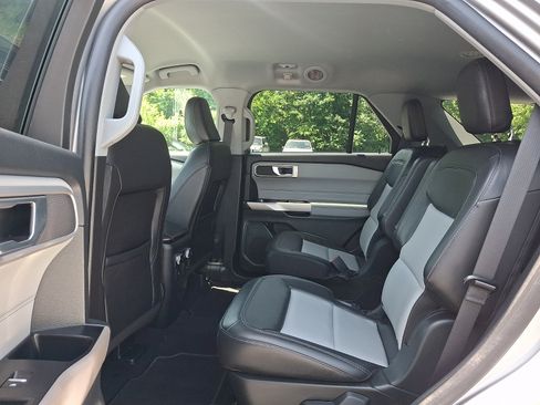 Certified 2023 Ford Explorer XLT w/ Equipment Group 202A AWD/4WD image 11