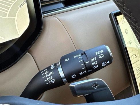 New 2025 Land Rover Range Rover Long Wheelbase SE image 29