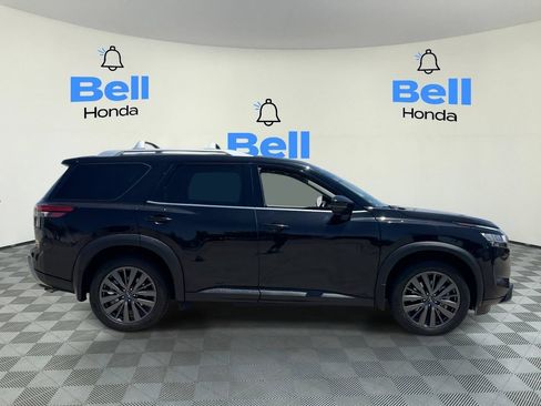 Used 2022 Nissan Pathfinder SL w/ SL Premium Package FWD image 5