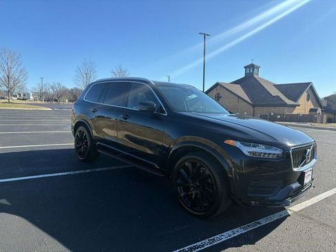 Used 2020 Volvo XC90 T6 Momentum w/ Protection Package image 3