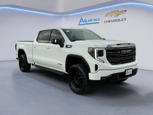 Used 2022 GMC Sierra 1500 AT4 w/ AT4 Premium Package AWD/4WD image 7