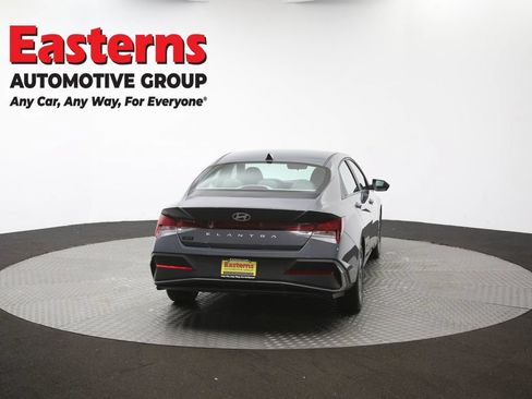 Used 2024 Hyundai Elantra SEL FWD image 36
