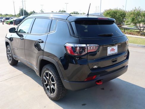 New 2025 Jeep Compass Trailhawk w/ Sun & Sound Group image 21