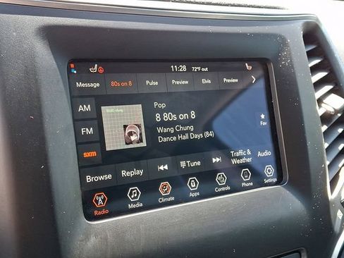 Used 2020 Jeep Cherokee Latitude Plus w/ Cold Weather Group AWD/4WD image 3