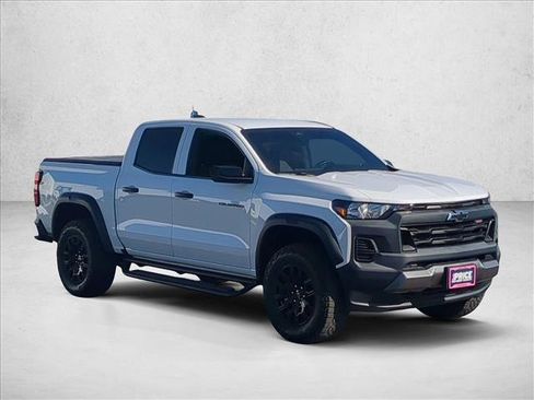 Used 2023 Chevrolet Colorado Trail Boss w/ Advanced Trailering Package AWD/4WD image 3