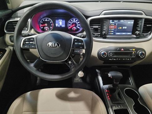 Used 2019 Kia Sorento AWD V6 image 22