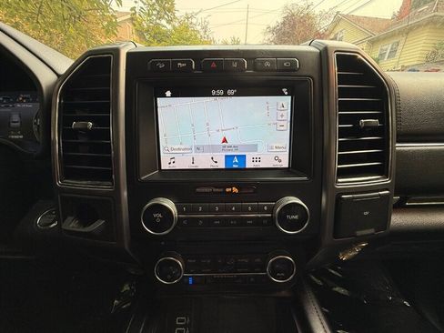 Used 2018 Ford Expedition Platinum AWD/4WD image 22