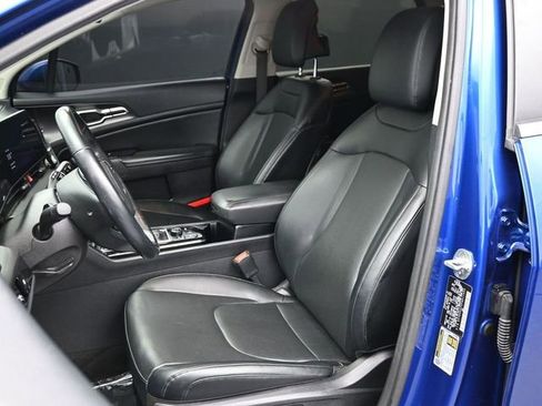 Used 2023 Kia Sportage EX image 9