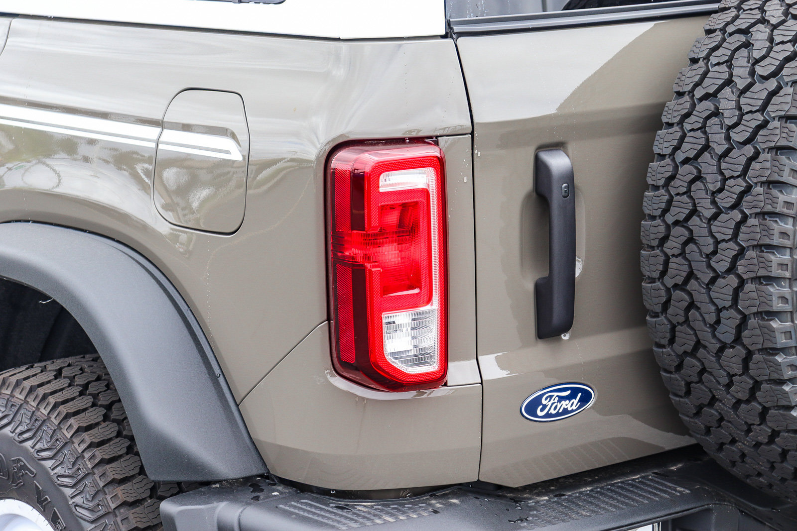 New 2026 Ford Bronco Heritage Edition AWD/4WD image 8
