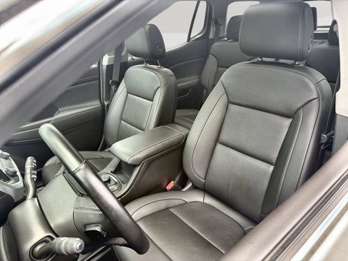 Used 2023 GMC Acadia SLT w/ Technology Package AWD/4WD image 13