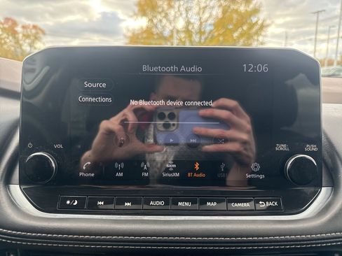 Used 2022 Nissan Rogue SL w/ SL Premium Package image 42