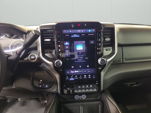 New 2026 RAM 2500 Big Horn AWD/4WD image 21