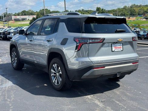 Used 2025 Chevrolet Equinox LT w/ Convenience Package II FWD image 6