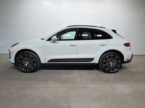 Certified 2026 Porsche Macan image 2
