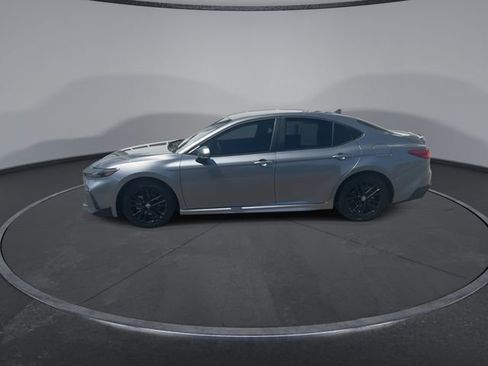 Used 2026 Toyota Camry SE image 8