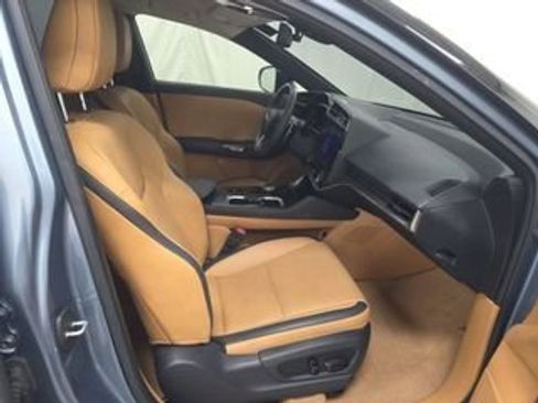 Used 2023 Lexus RZ 450e Premium w/ Technology Package image 7