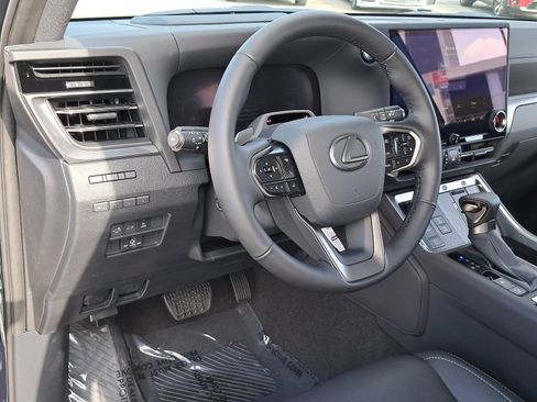 Used 2026 Lexus GX 550 w/ Accessory Package (31) AWD/4WD image 18