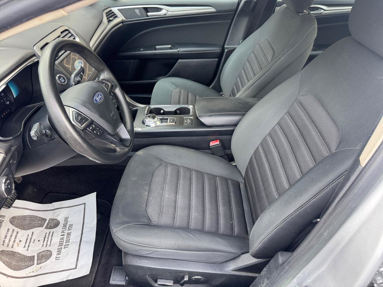 Used 2019 Ford Fusion SE FWD image 5