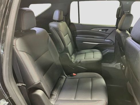 Used 2025 Chevrolet Traverse Z71 AWD/4WD image 28