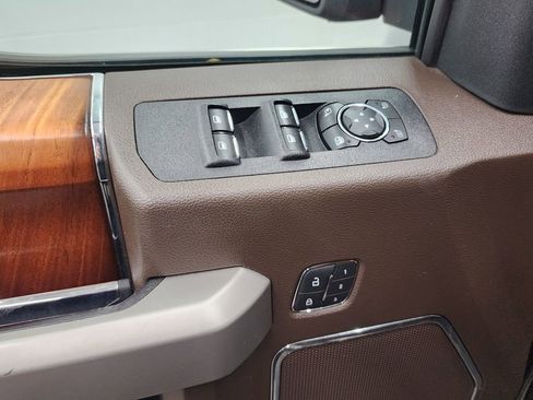 Used 2019 Ford F150 King Ranch w/ Equipment Group 601A Luxury AWD/4WD image 10