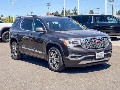 Used 2017 GMC Acadia Denali w/ Technology Package FWD image 5