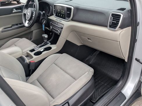 Used 2022 Kia Sportage LX image 17